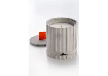 Dekorativní svíčka, vůně jantaru, šedá, 8,5x8 cm