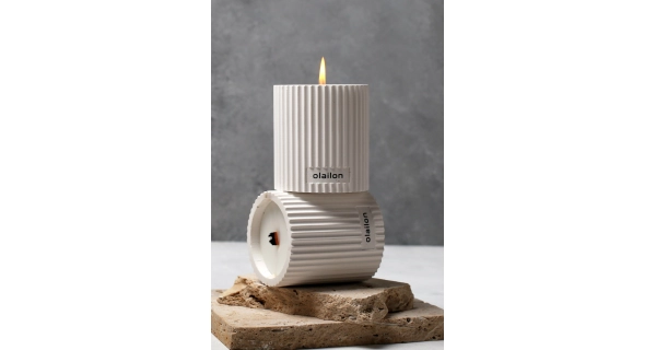 Dekorativní svíčka, vůně vanilky/růže, bílá, 9x8 cm