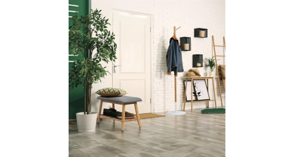 Dřevěný věšák ELROSZAN, bílý