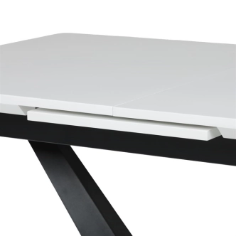 Jídelní stůl SOLMAR, bílá matná MDF deska, černé kovové nohy.
