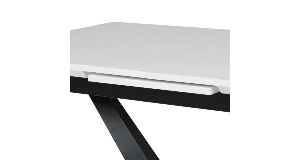 Jídelní stůl SOLMAR, bílá matná MDF deska, černé kovové nohy.