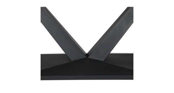 Jídelní stůl SOLMAR, bílá matná MDF deska, černé kovové nohy.