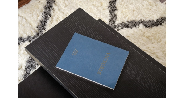 Konferenční stolek FENLEM, černé dřevo