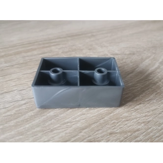 Plastová nožka k nábytku