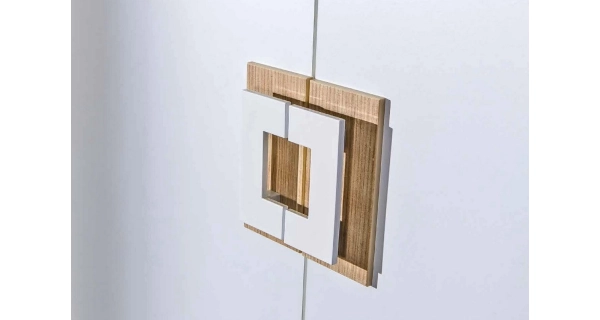 Policová skříň UWARA, dub jasný/bílá