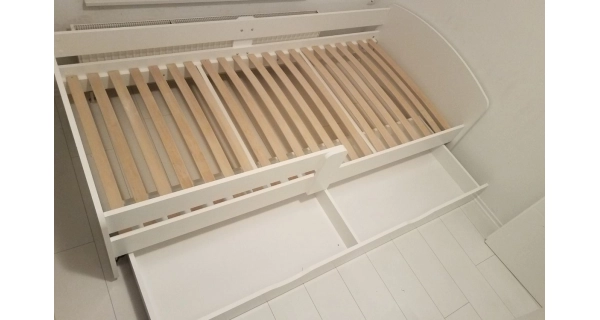 Postel OYERE 200x90 cm s úložným prostorem, bílá